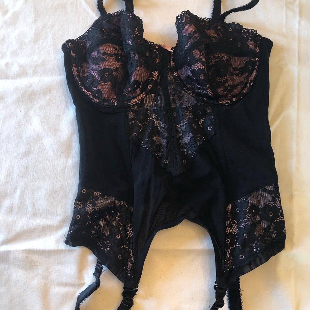 Black and pink corset 32D Pour Moi?